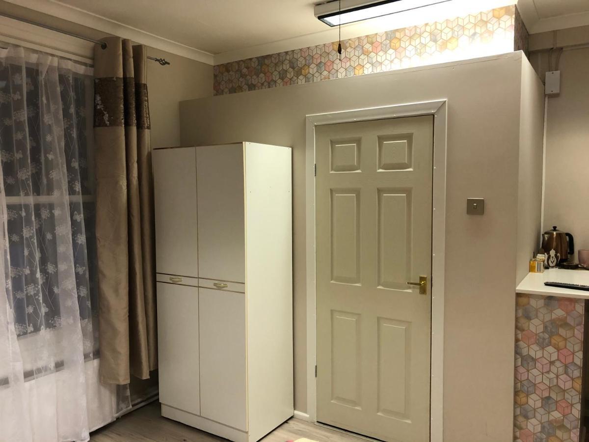 Bright Apartments Peterborough Bagian luar foto