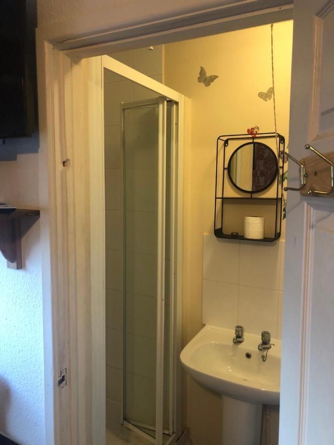 Bright Apartments Peterborough Bagian luar foto