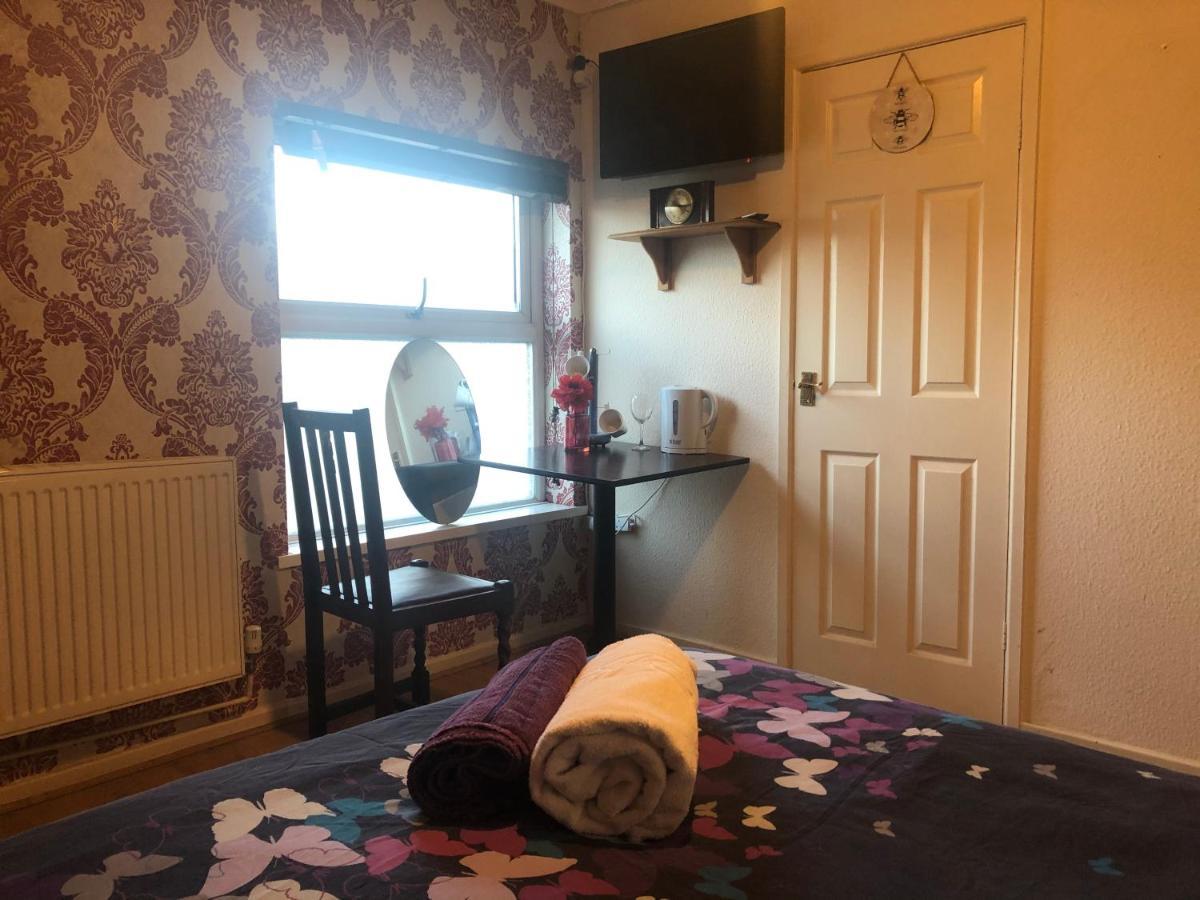 Bright Apartments Peterborough Bagian luar foto