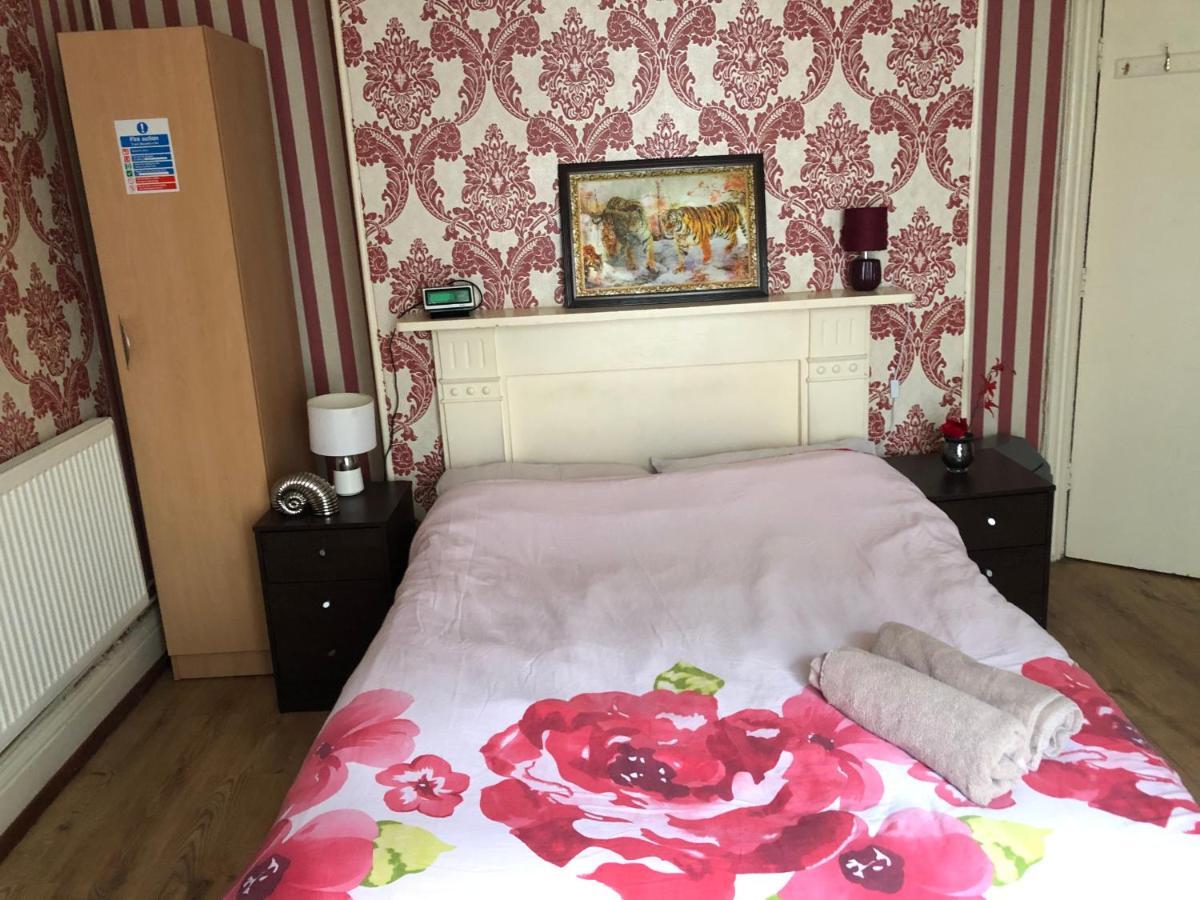 Bright Apartments Peterborough Bagian luar foto