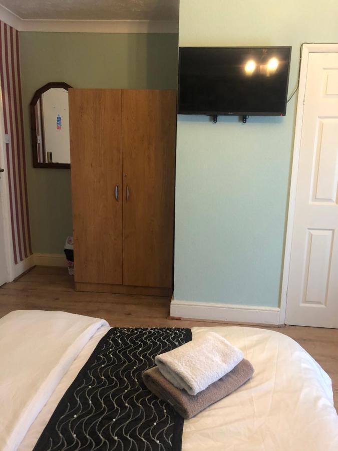 Bright Apartments Peterborough Bagian luar foto