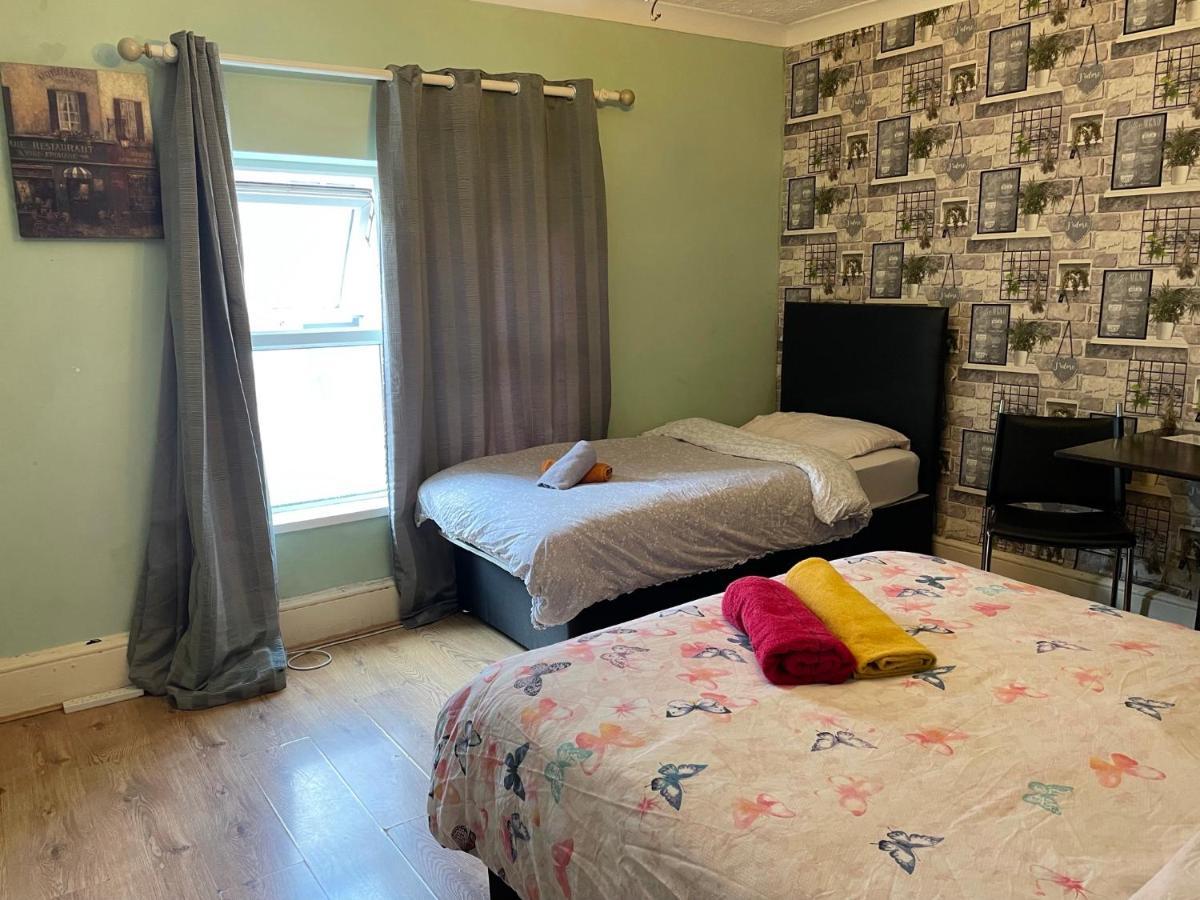Bright Apartments Peterborough Bagian luar foto