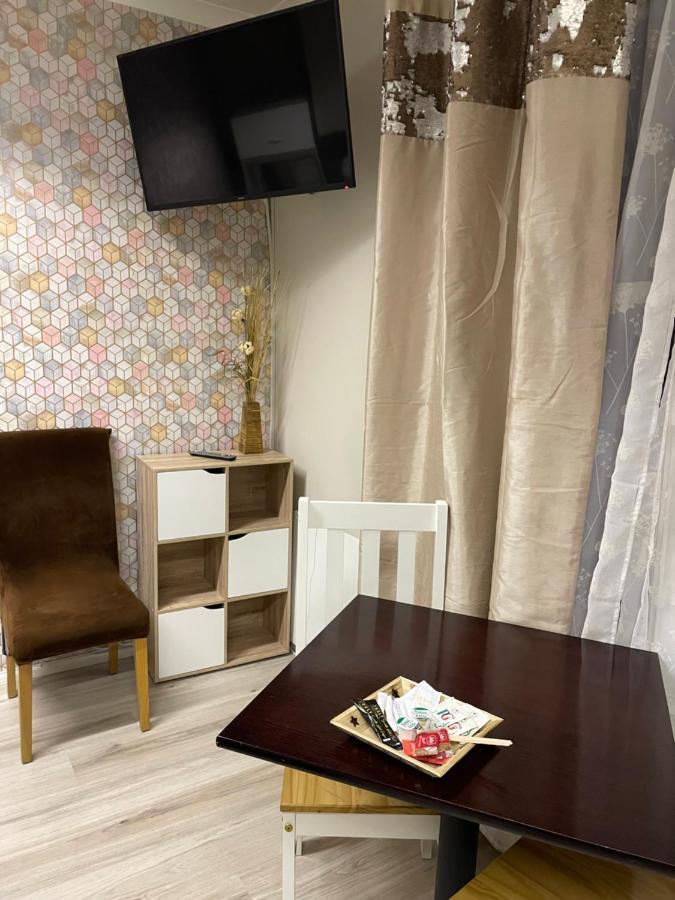 Bright Apartments Peterborough Bagian luar foto