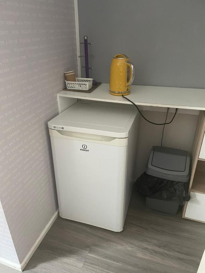 Bright Apartments Peterborough Bagian luar foto