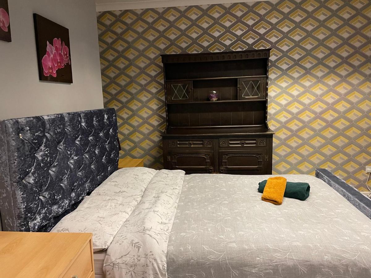 Bright Apartments Peterborough Bagian luar foto