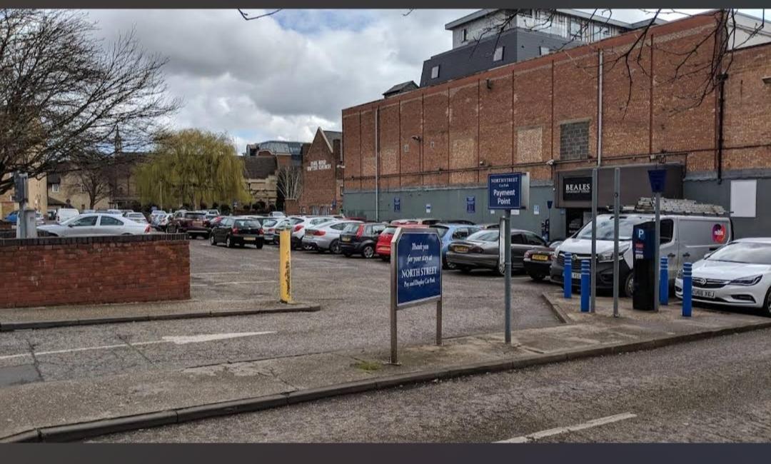Bright Apartments Peterborough Bagian luar foto